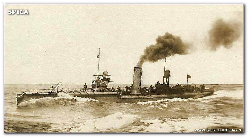 Italian torpedo boat SPICA.  SPICA - torpediniera d'alto mare.